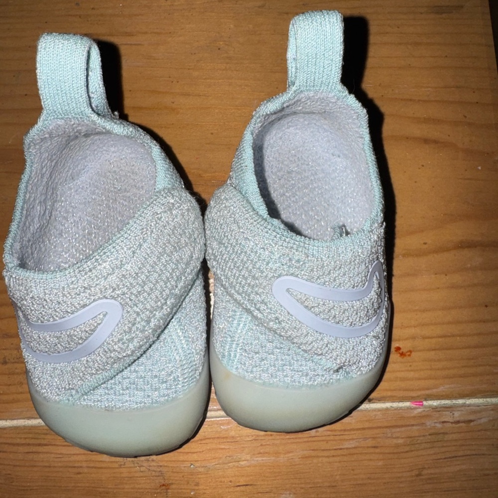 Nike Swoosh 1